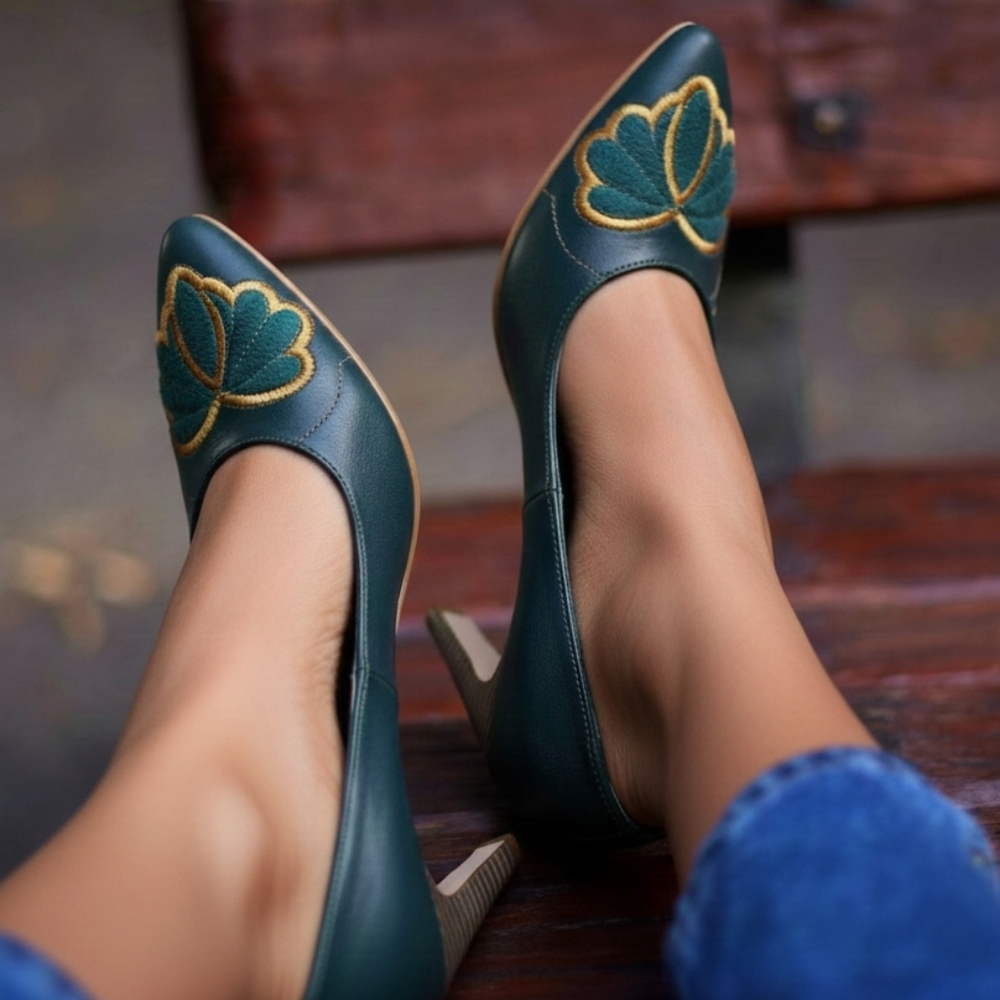 Ted Baker London Vintage 80's Butterfly Kitten High Heels - Teal Green Sz: 7